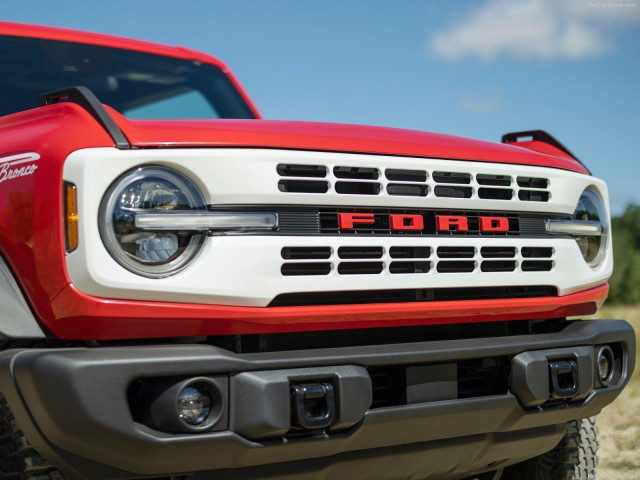 Ford Bronco фото