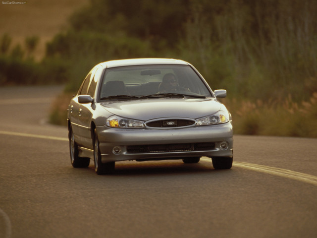 Ford Contour фото