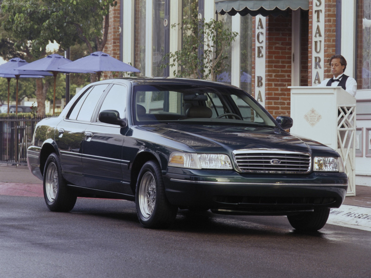 Ford Crown Victoria фото 33122