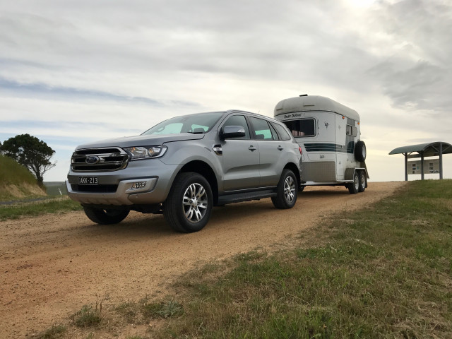 Ford Everest фото