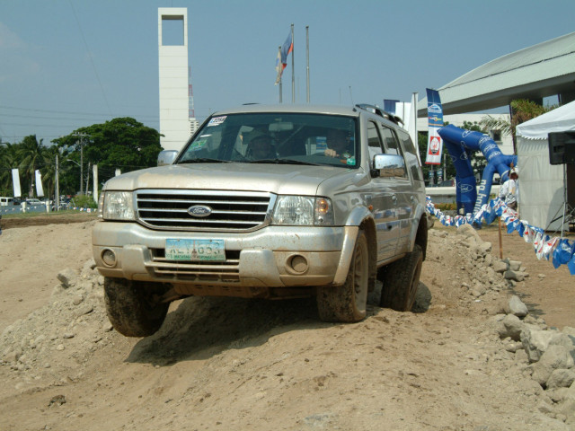 Ford Everest фото