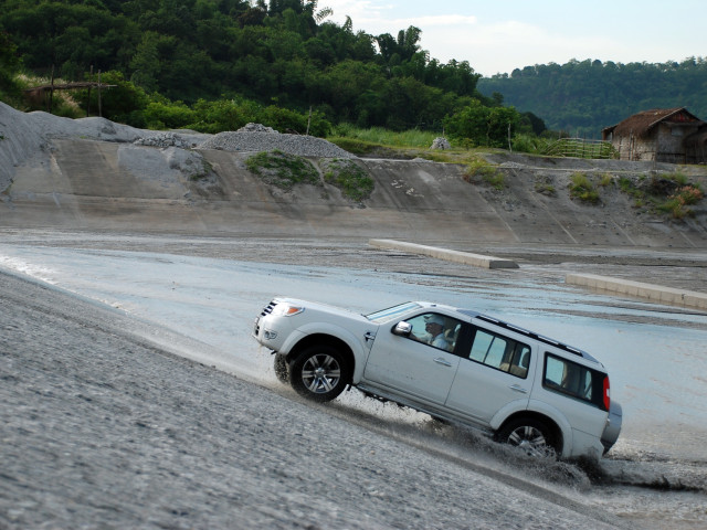 Ford Everest фото