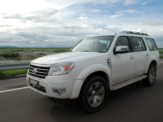 Ford Everest фото