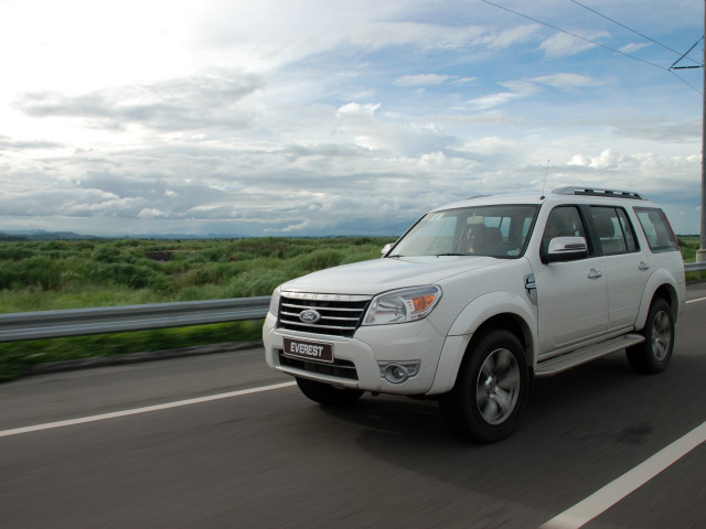 Ford Everest фото