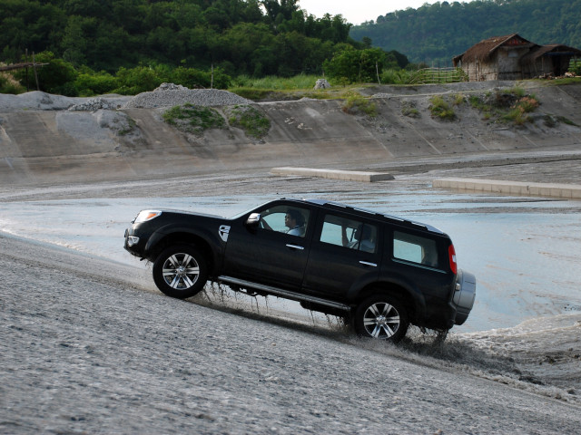 Ford Everest фото