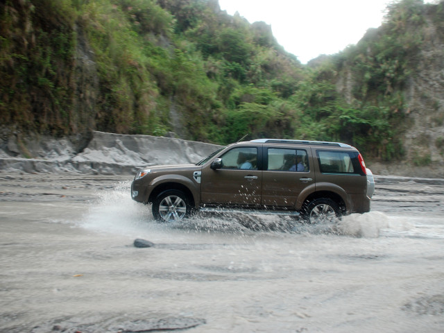 Ford Everest фото