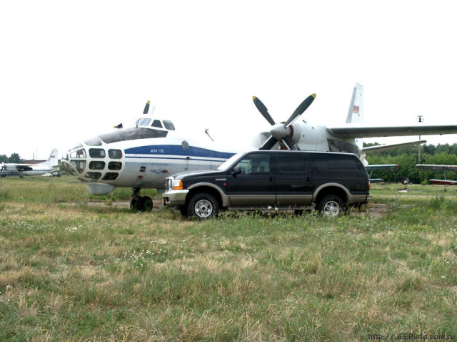 Ford Excursion фото