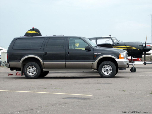 Ford Excursion фото