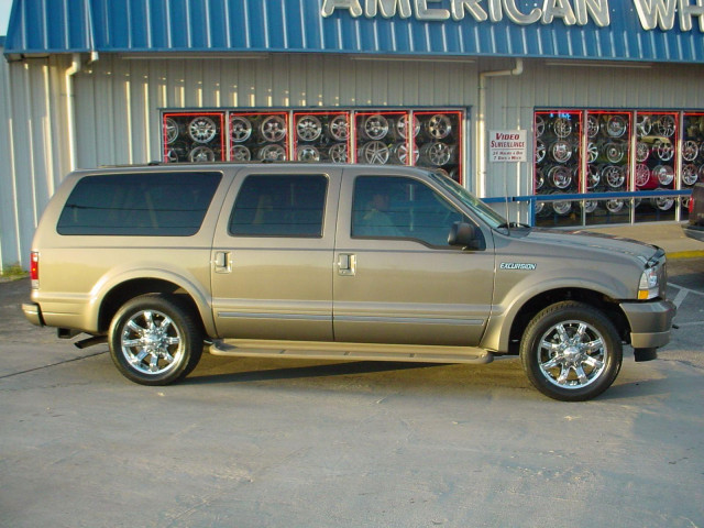 Ford Excursion фото