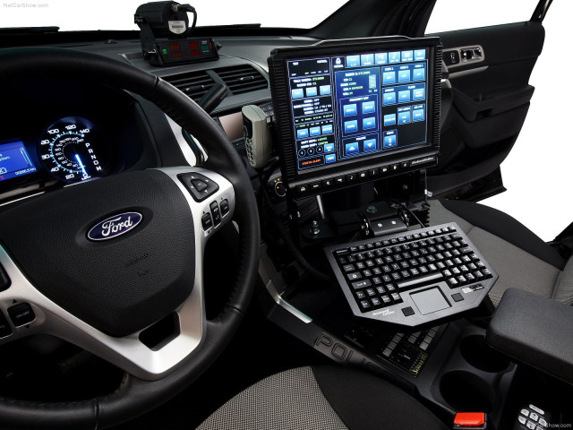 Ford Explorer Police Interceptor фото