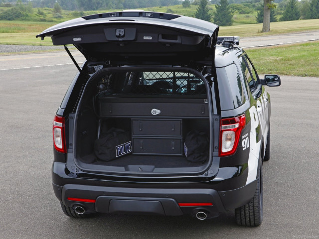 Ford Explorer Police Interceptor фото