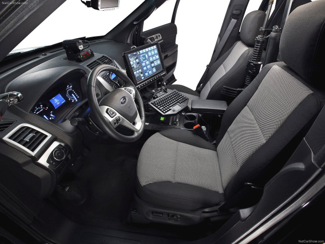 Ford Explorer Police Interceptor фото