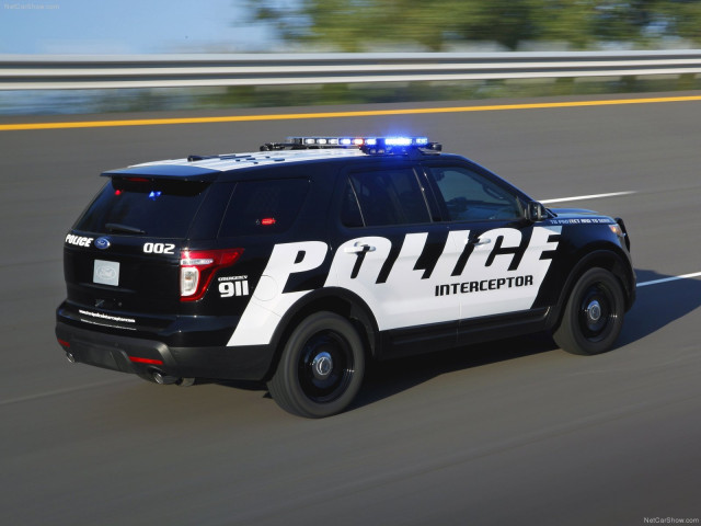 Ford Explorer Police Interceptor фото