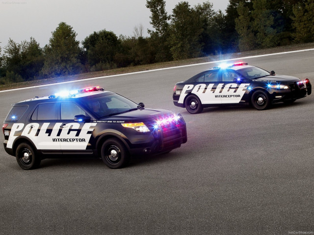 Ford Explorer Police Interceptor фото