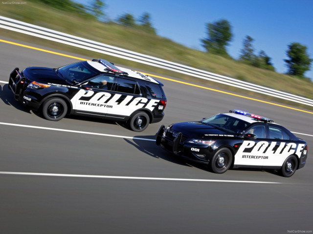 Ford Explorer Police Interceptor фото