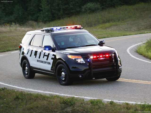 Ford Explorer Police Interceptor фото