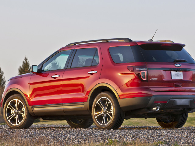 Ford Explorer Sport фото