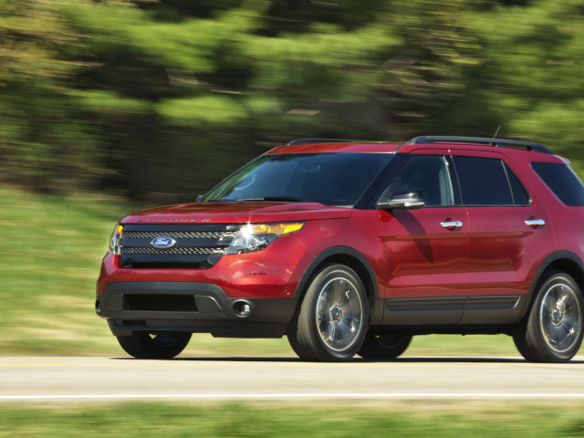 Ford Explorer Sport фото