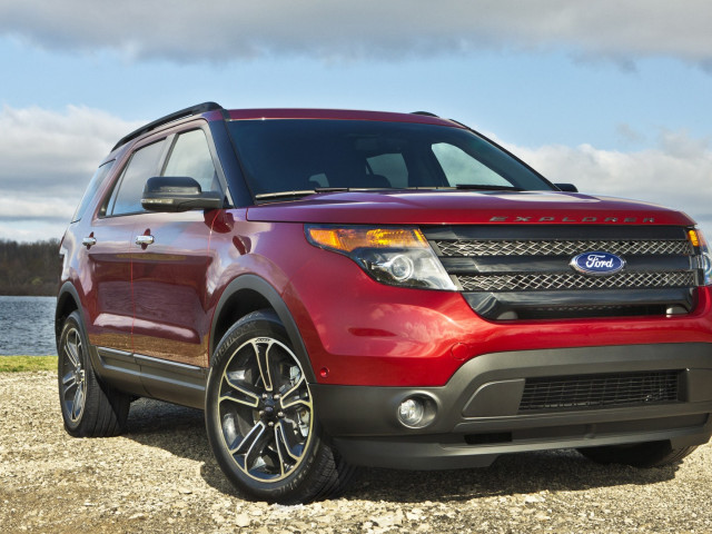 Ford Explorer Sport фото