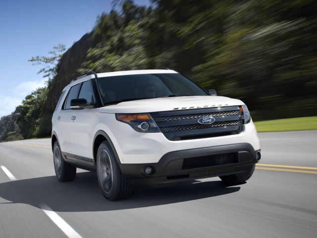 Ford Explorer Sport фото