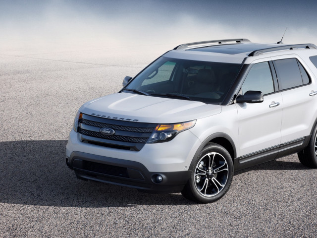 Ford Explorer Sport фото