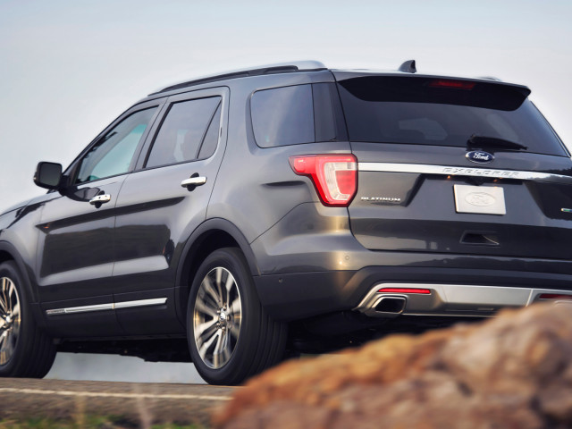 Ford Explorer фото