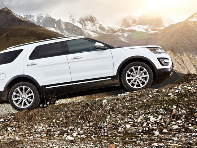 Ford Explorer фото