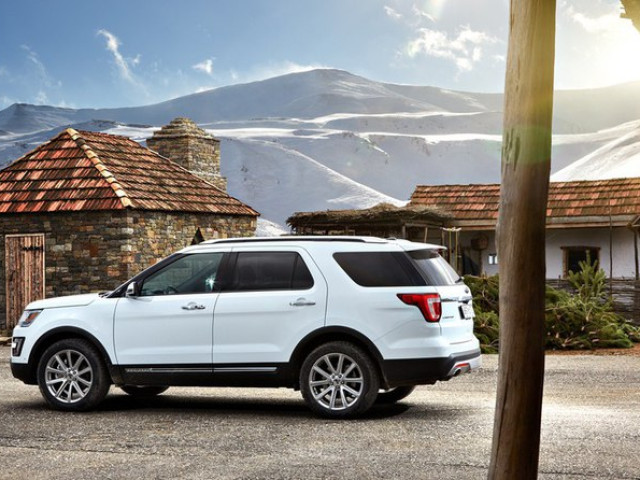 Ford Explorer фото