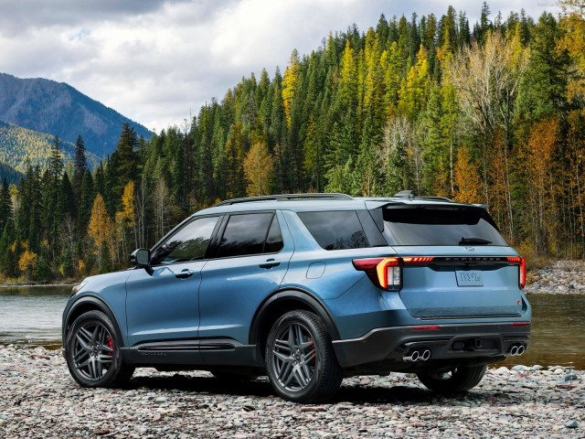 Ford Explorer фото