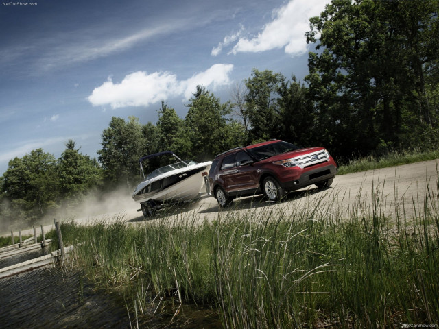 Ford Explorer фото