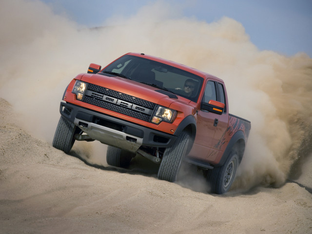 Ford F-150 SVT Raptor R фото