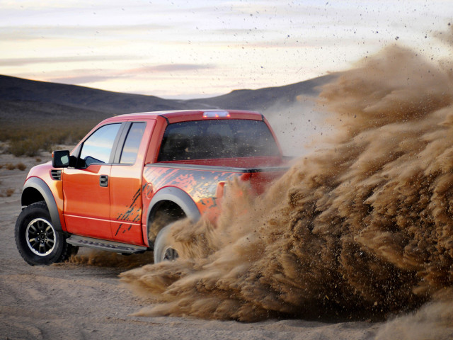 Ford F-150 SVT Raptor R фото