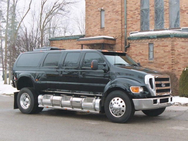 Ford F-650 фото