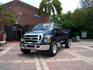 Ford F-650 фото