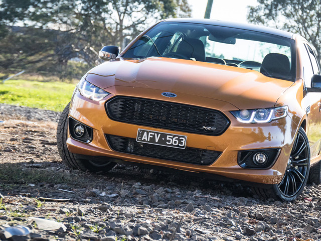 Ford Falcon XR8 фото