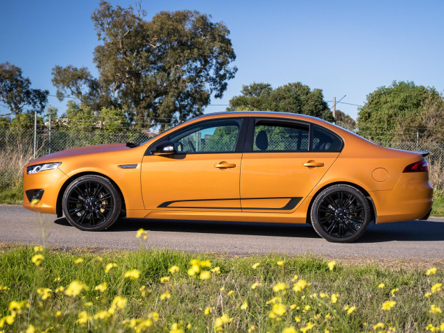 Ford Falcon XR8 фото