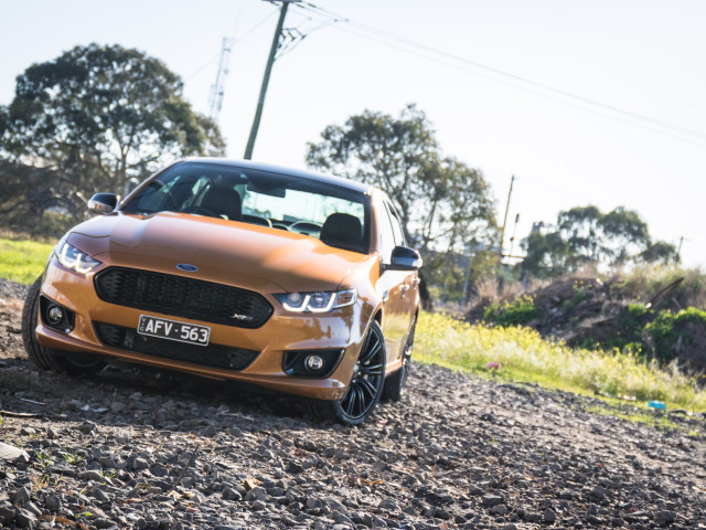 Ford Falcon XR8 фото