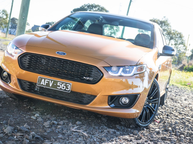 Ford Falcon XR8 фото