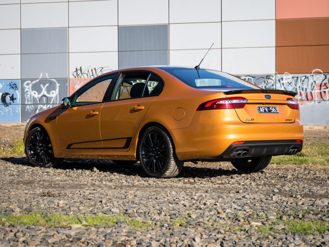 Ford Falcon XR8 фото