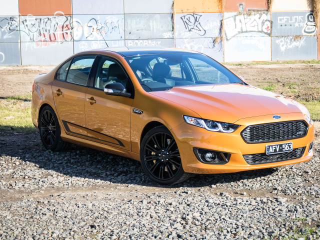 Ford Falcon XR8 фото