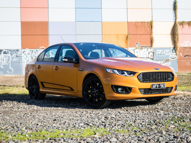 Ford Falcon XR8 фото