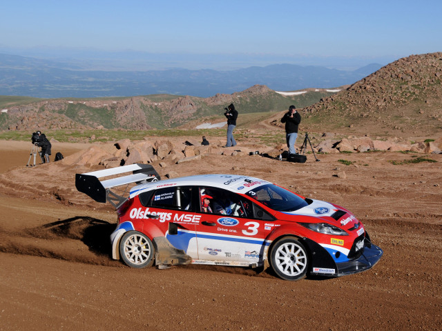 Ford Fiesta Rallycross фото