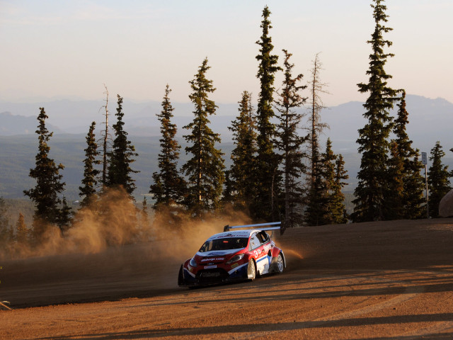 Ford Fiesta Rallycross фото
