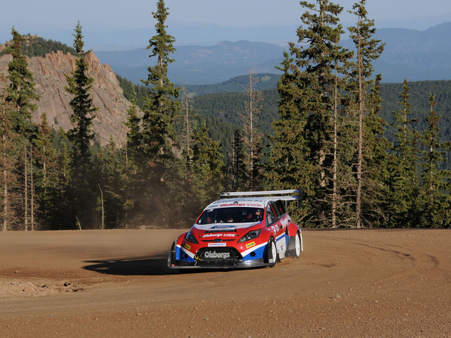 Ford Fiesta Rallycross фото