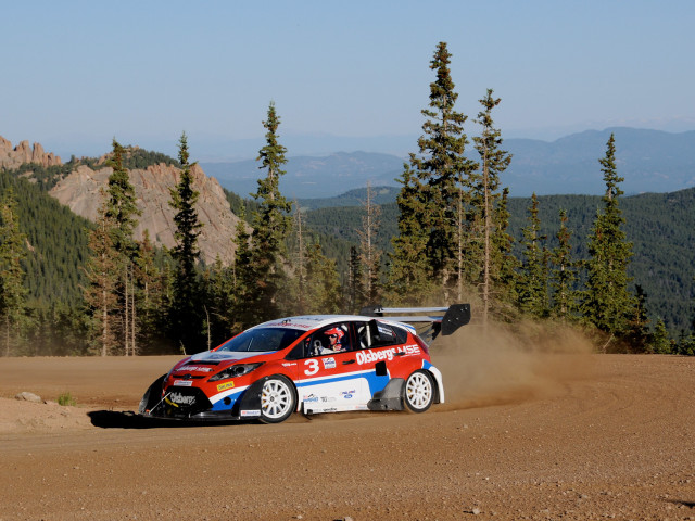 Ford Fiesta Rallycross фото