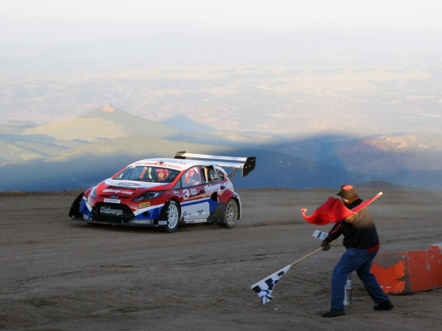 Ford Fiesta Rallycross фото