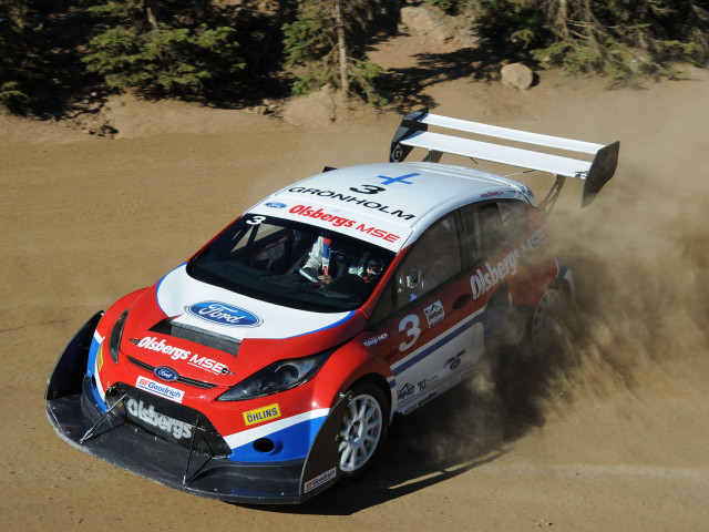 Ford Fiesta Rallycross фото