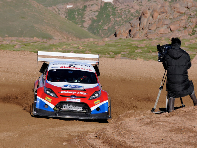 Ford Fiesta Rallycross фото