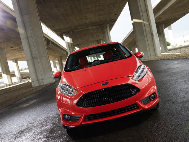 Ford Fiesta ST фото