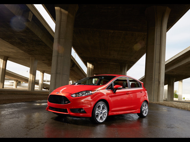 Ford Fiesta ST фото